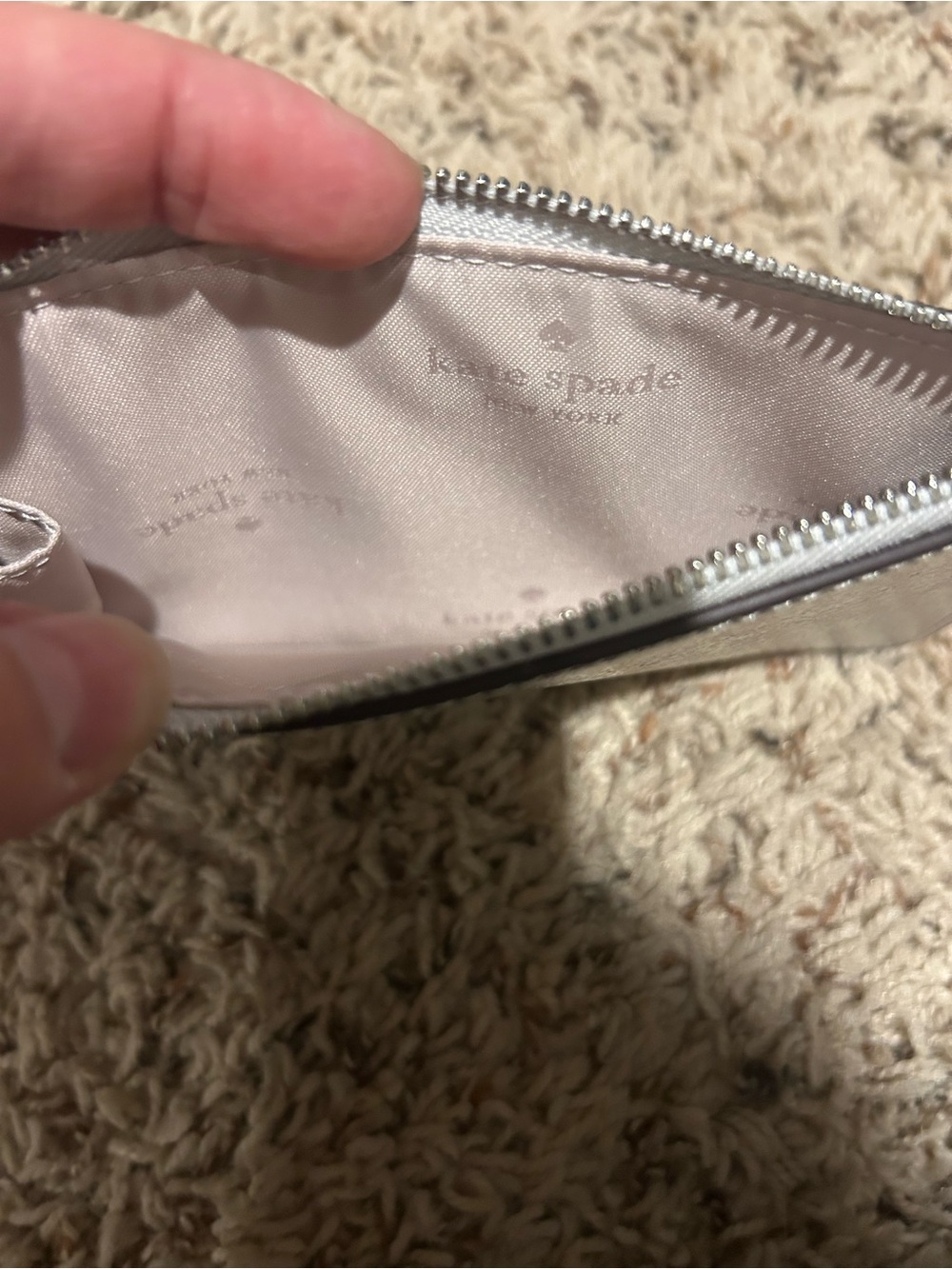 Kate Spade Lucy Metallic Leather Zip Wristlet Silver NWT - Picture 4 of 4